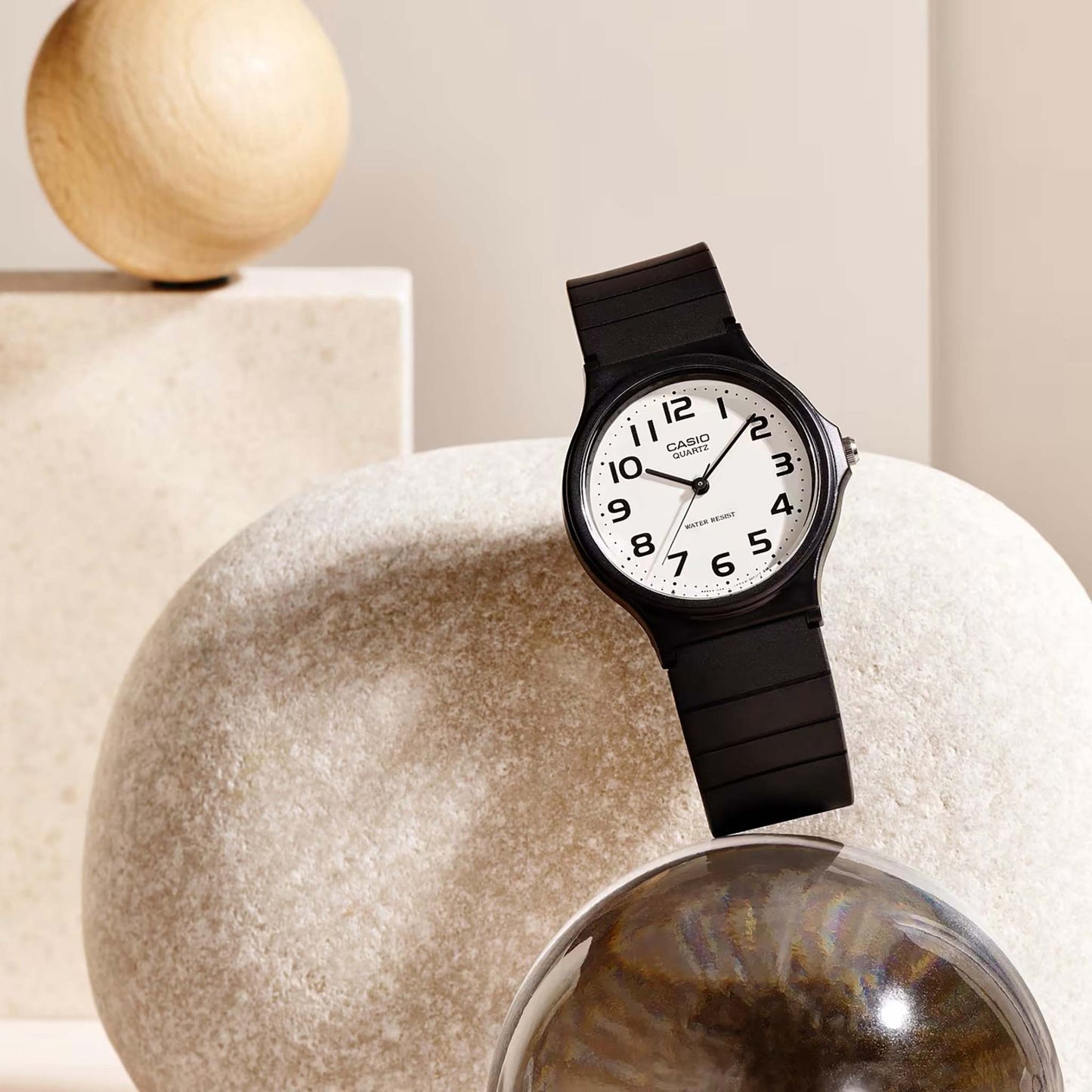 CASUAL CLASSIC ANALOG WATCH