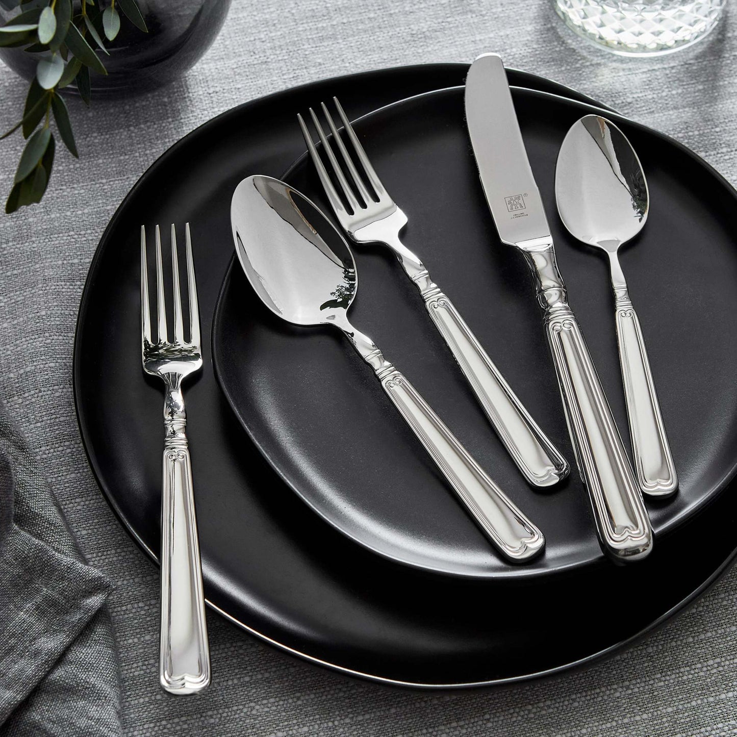 VINTAGE 1876 23PC FLATWARE SET